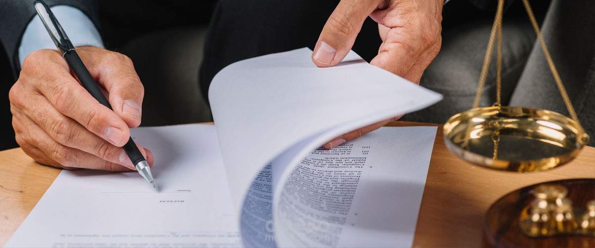 صياغة ومراجعة العقود 
